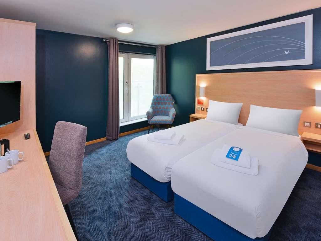 Travelodge London City Airport Номер фото