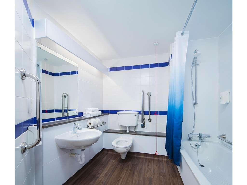 Travelodge London City Airport Номер фото
