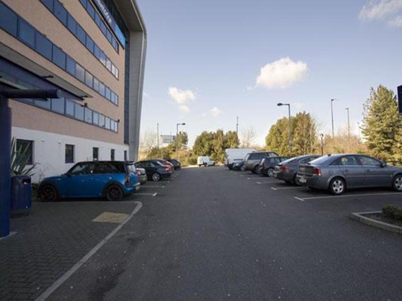 Travelodge London City Airport Екстер'єр фото