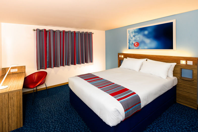 Travelodge London City Airport Екстер'єр фото