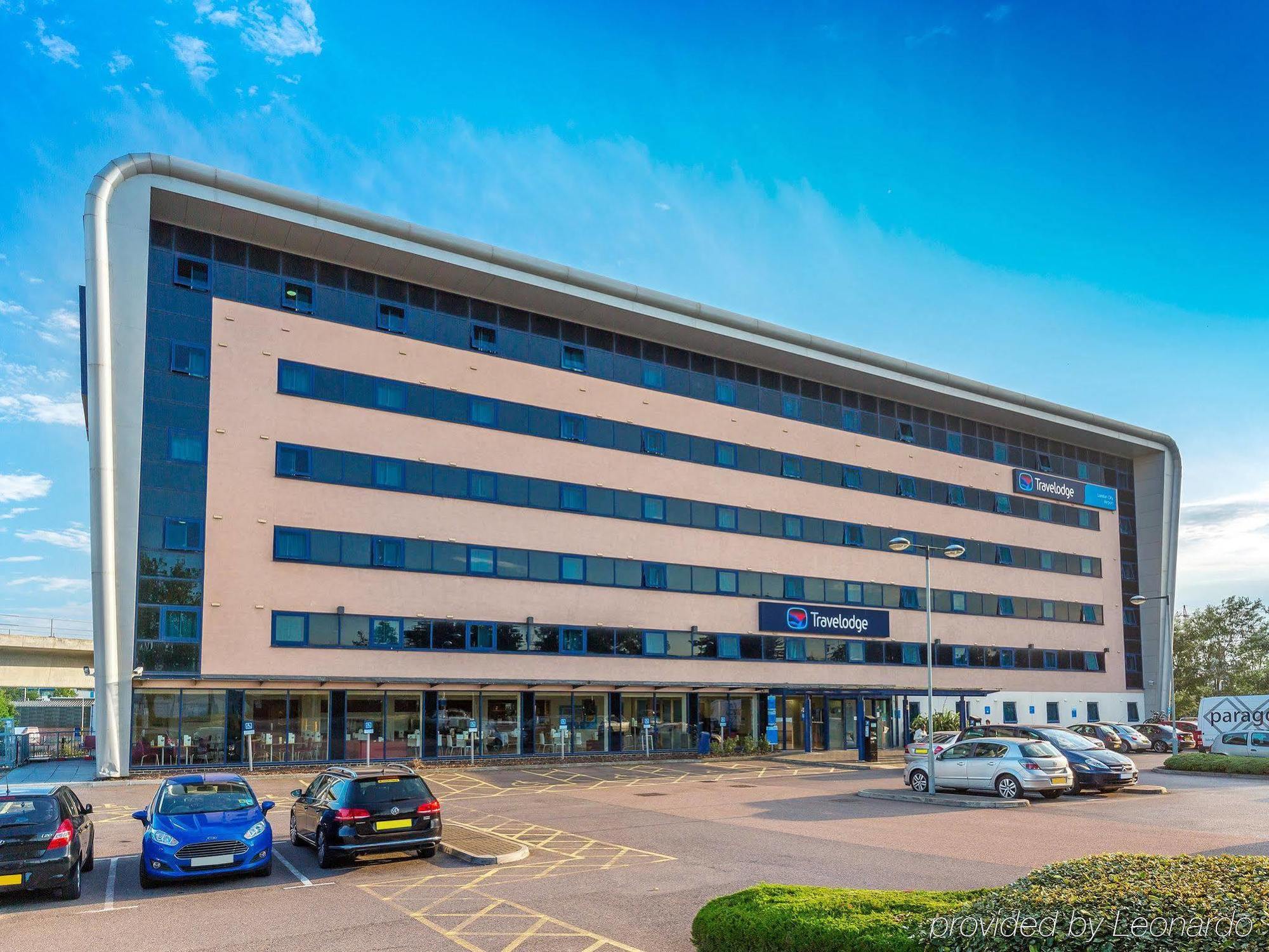 Travelodge London City Airport Екстер'єр фото