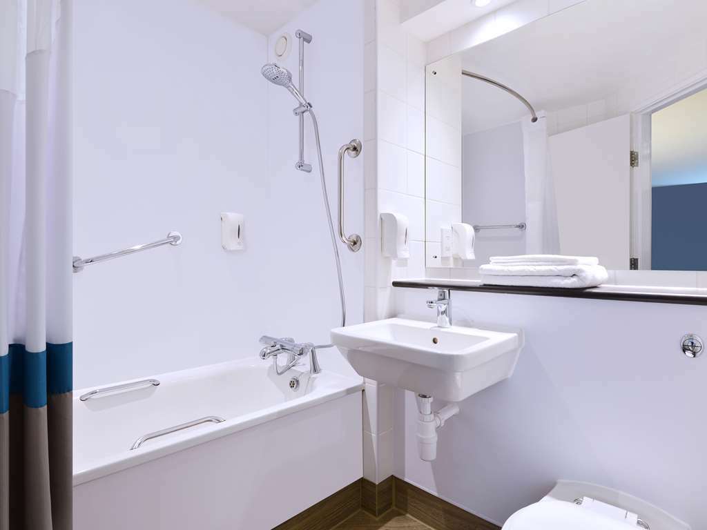Travelodge London City Airport Номер фото